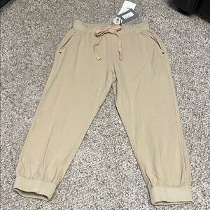 Kaffe tan Drawstring cropped Jogger Pants- nwt